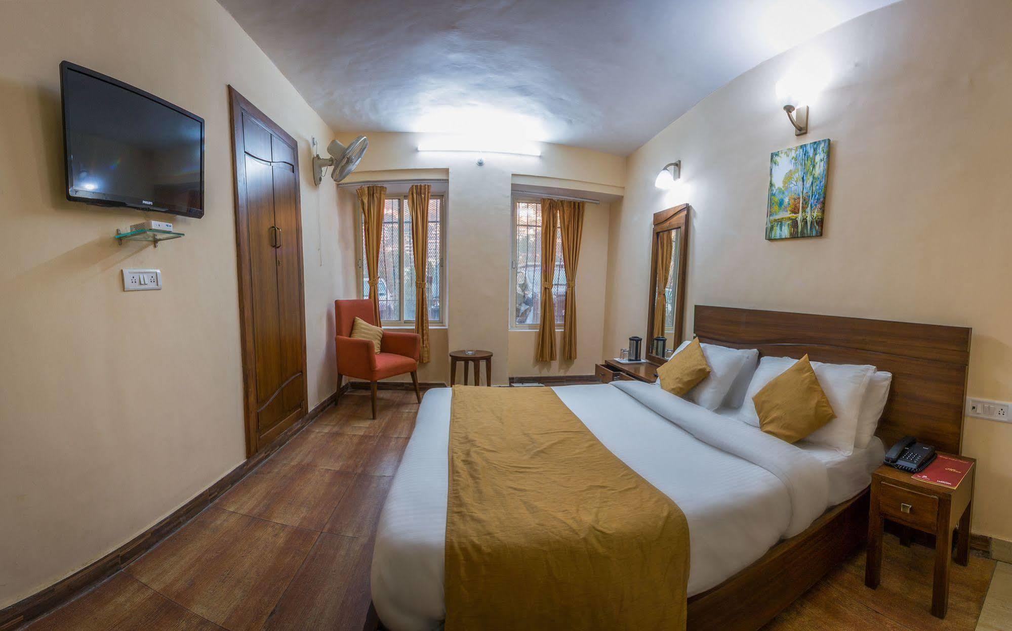 Himalaya Hotel Найнитал Экстерьер фото