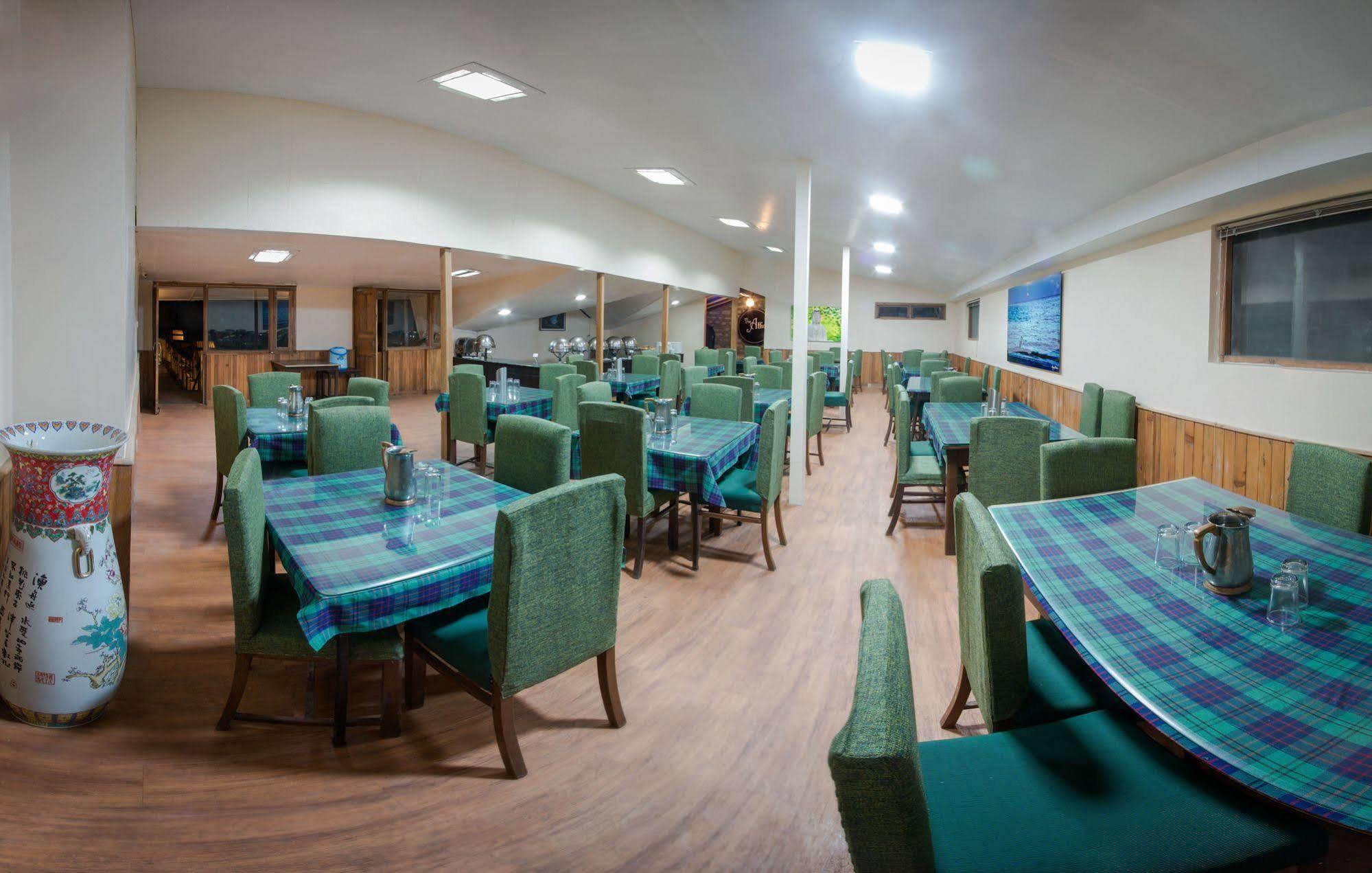Himalaya Hotel Найнитал Экстерьер фото