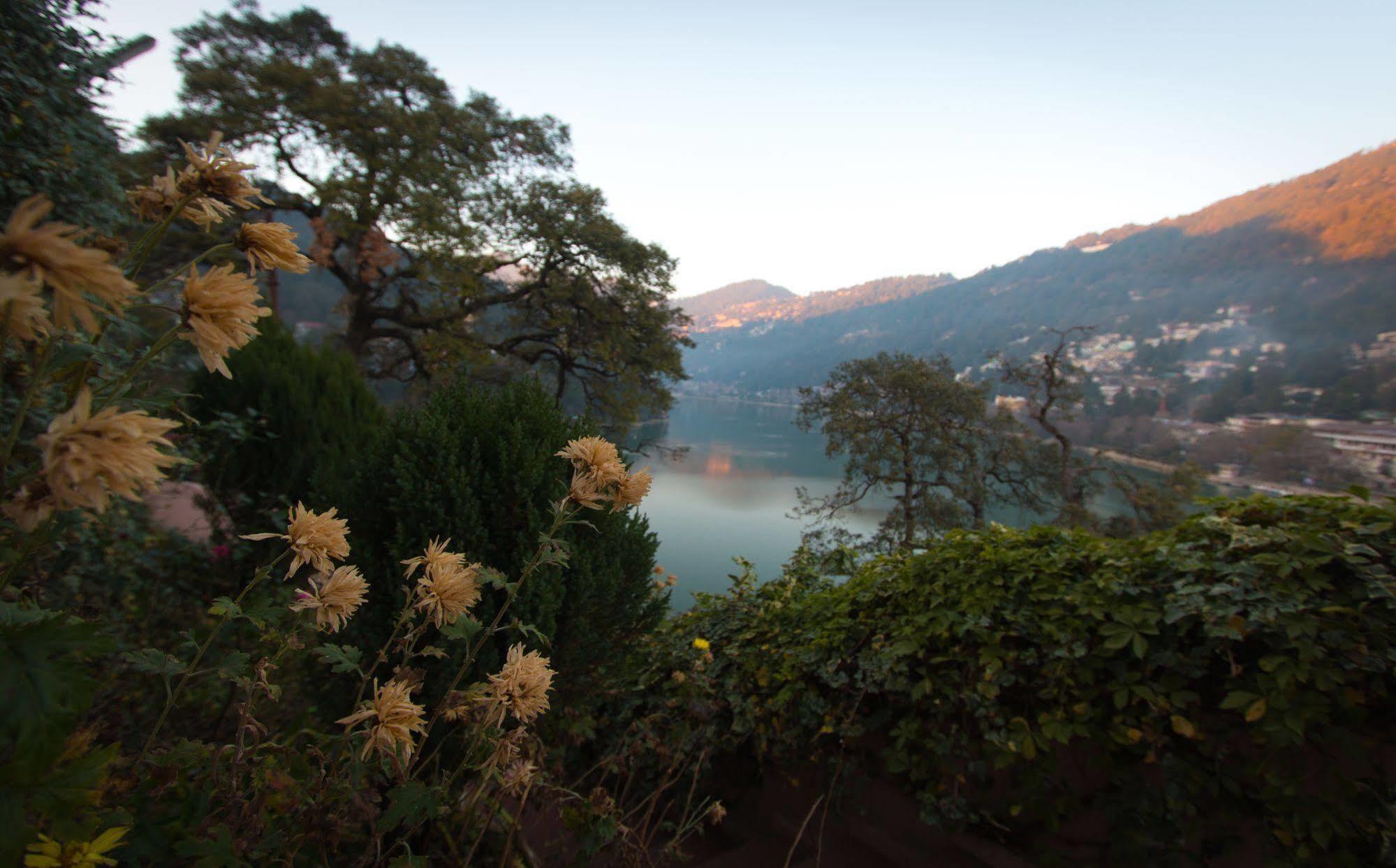 Himalaya Hotel Найнитал Экстерьер фото