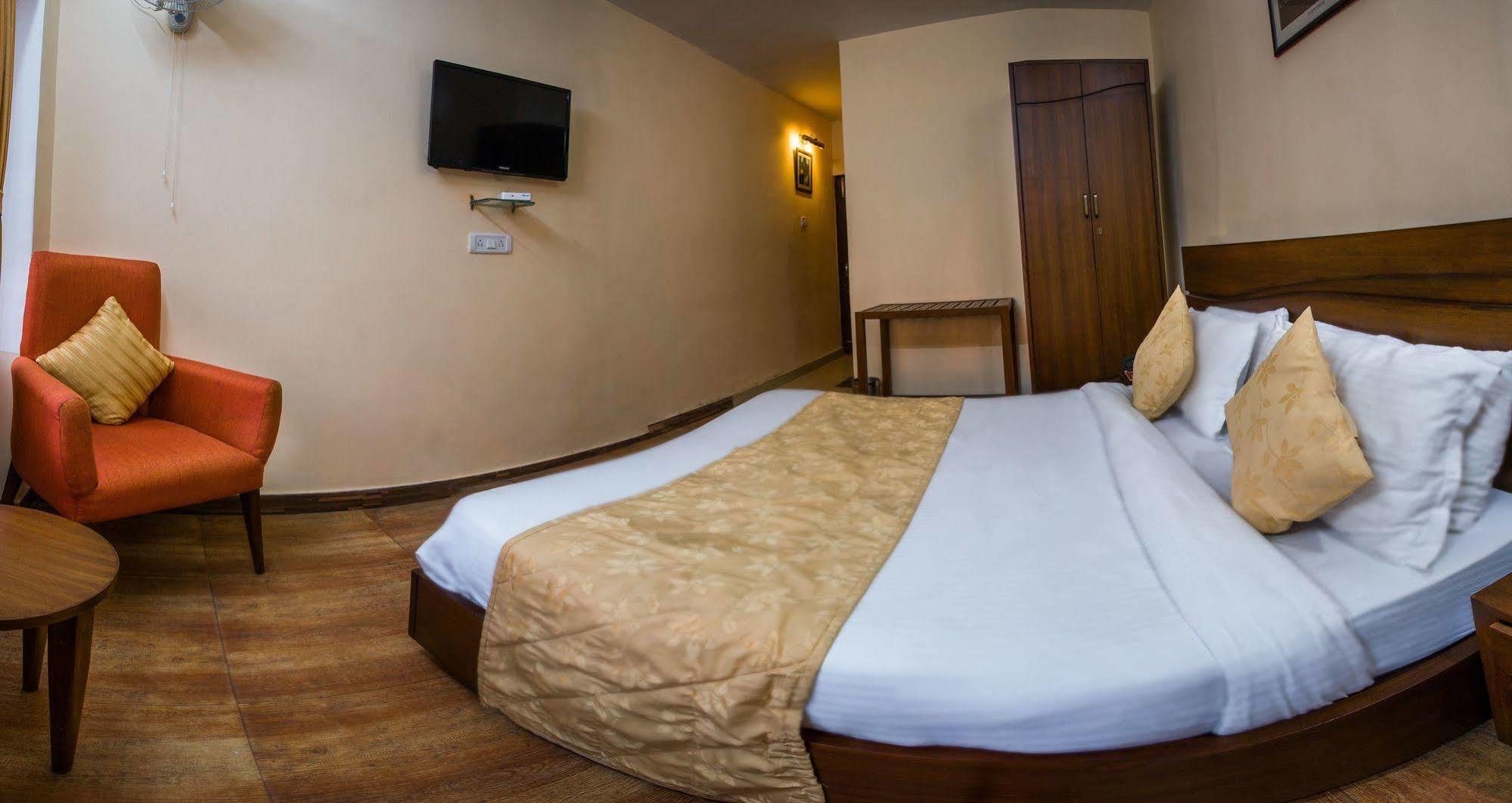 Himalaya Hotel Найнитал Экстерьер фото
