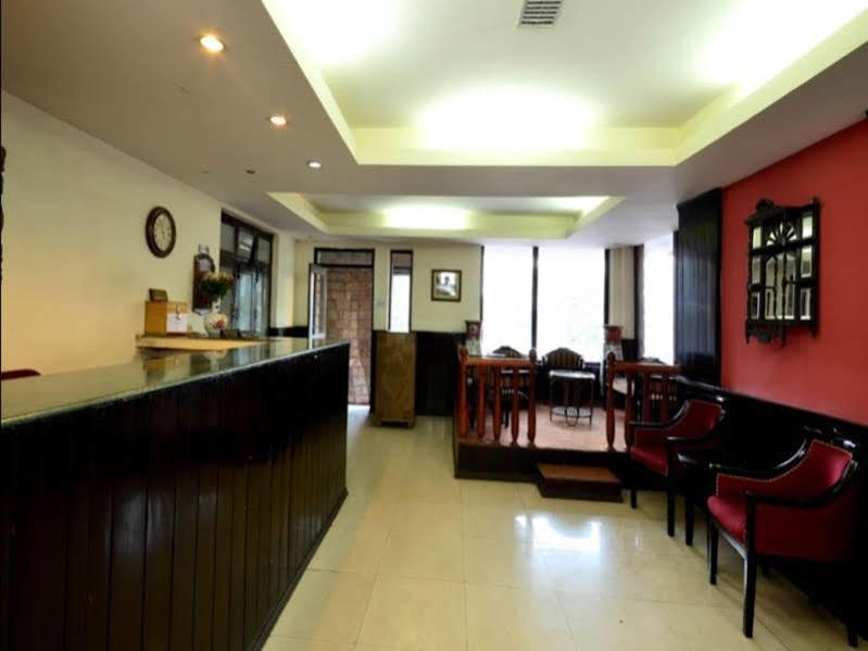 Himalaya Hotel Найнитал Экстерьер фото